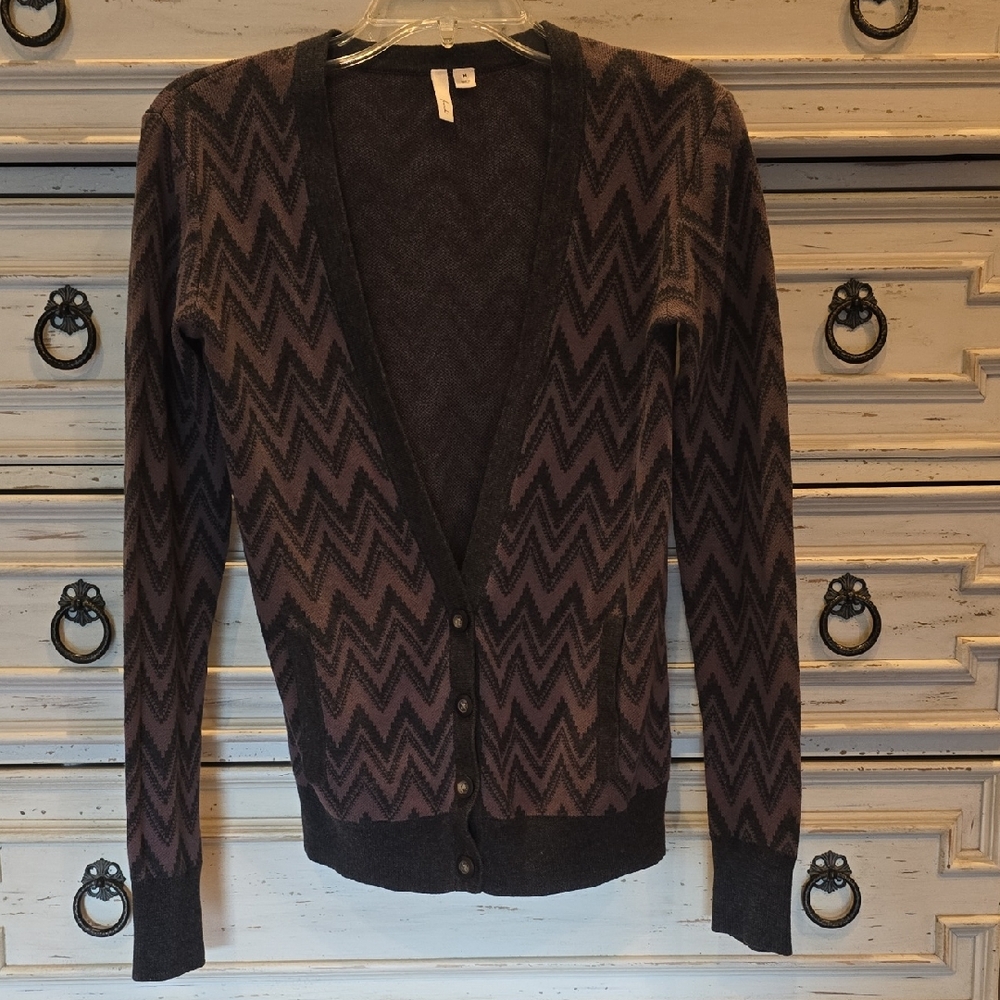 NWOT Frenchi Grey and Pink Chevron Button Up Cardigan